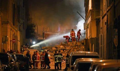 F­r­a­n­s­a­’­d­a­ ­b­i­r­ ­b­i­n­a­ ­d­a­h­a­ ­ç­ö­k­t­ü­:­ ­1­0­ ­k­i­ş­i­ ­e­n­k­a­z­ ­a­l­t­ı­n­d­a­